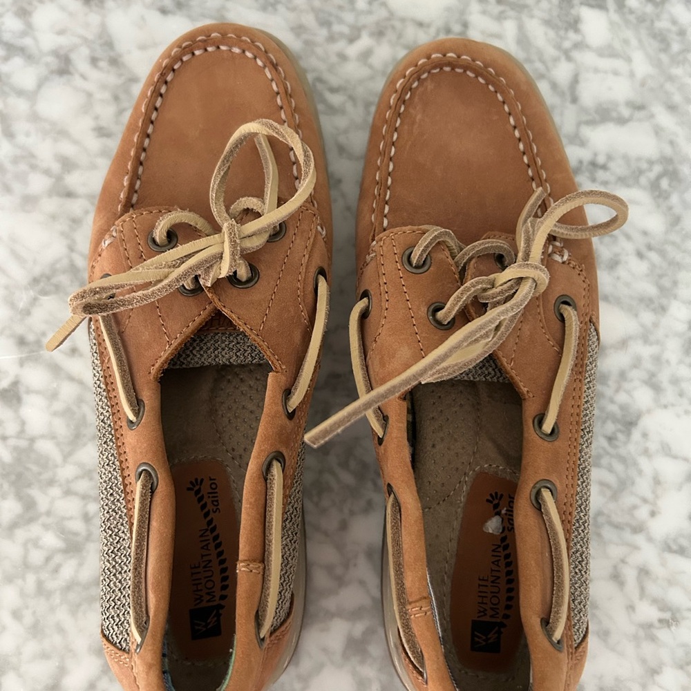 White Mountain Women’s Tan Boat Shoes